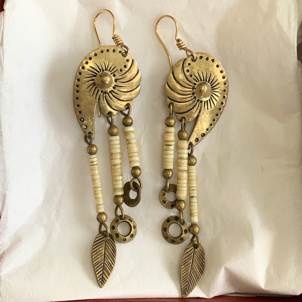 Nautilus long earrings
